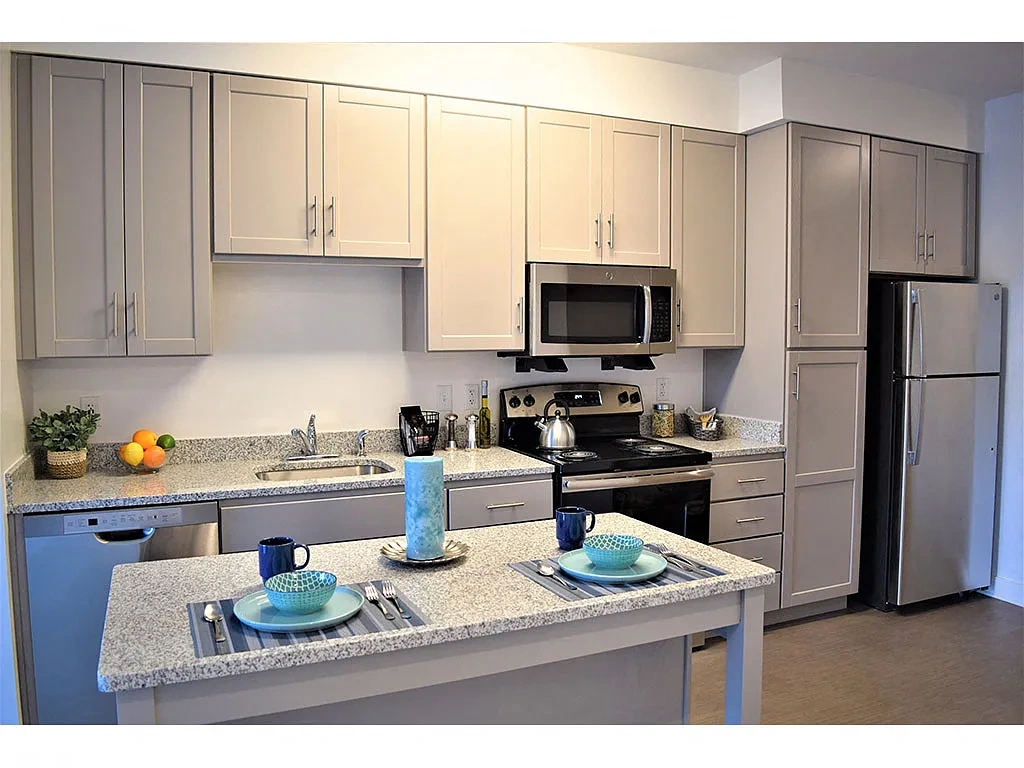Apex Apartments – photo 2