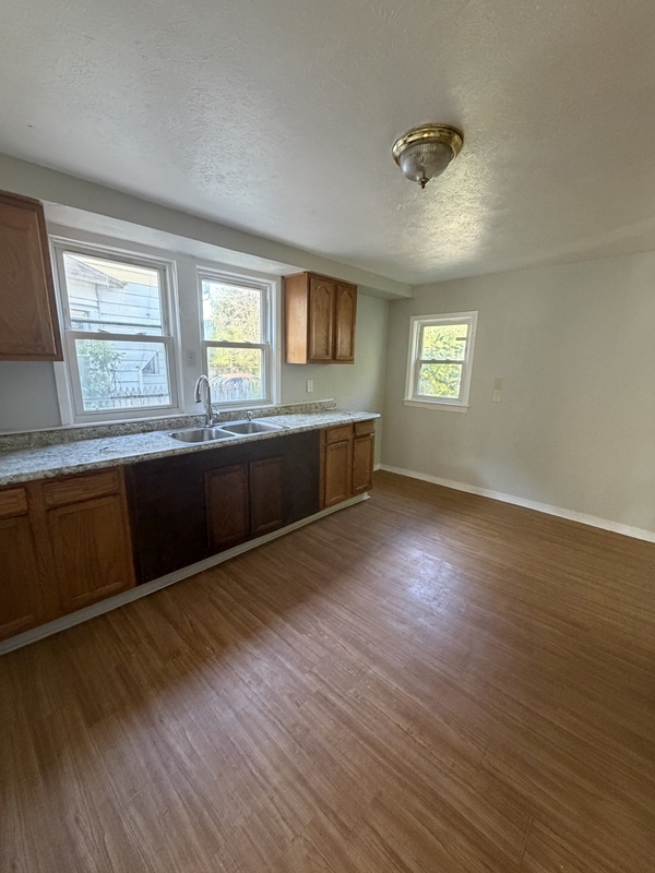 631 E 113th St – photo 4