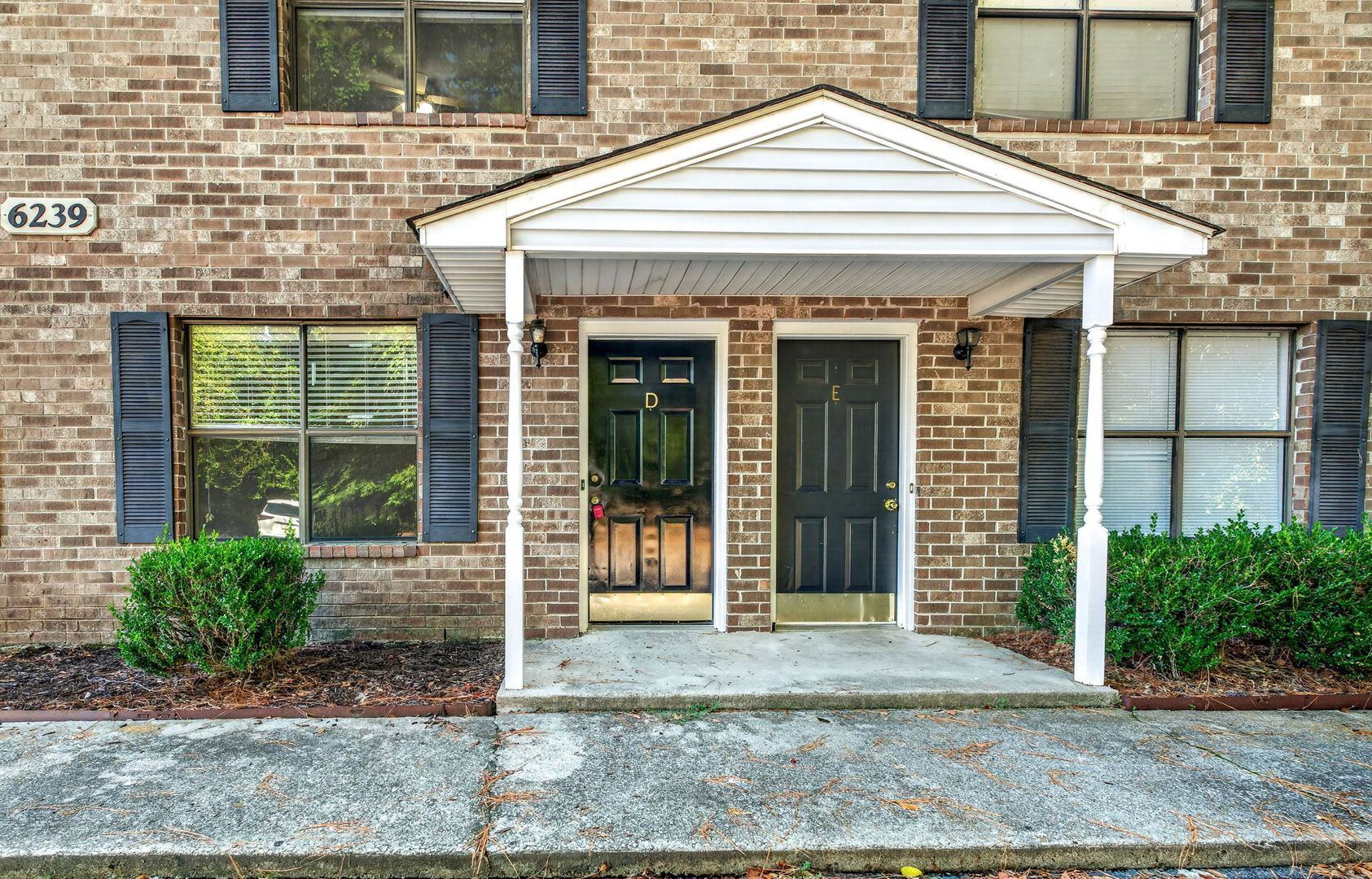 6239 Lucille Dr – photo 3