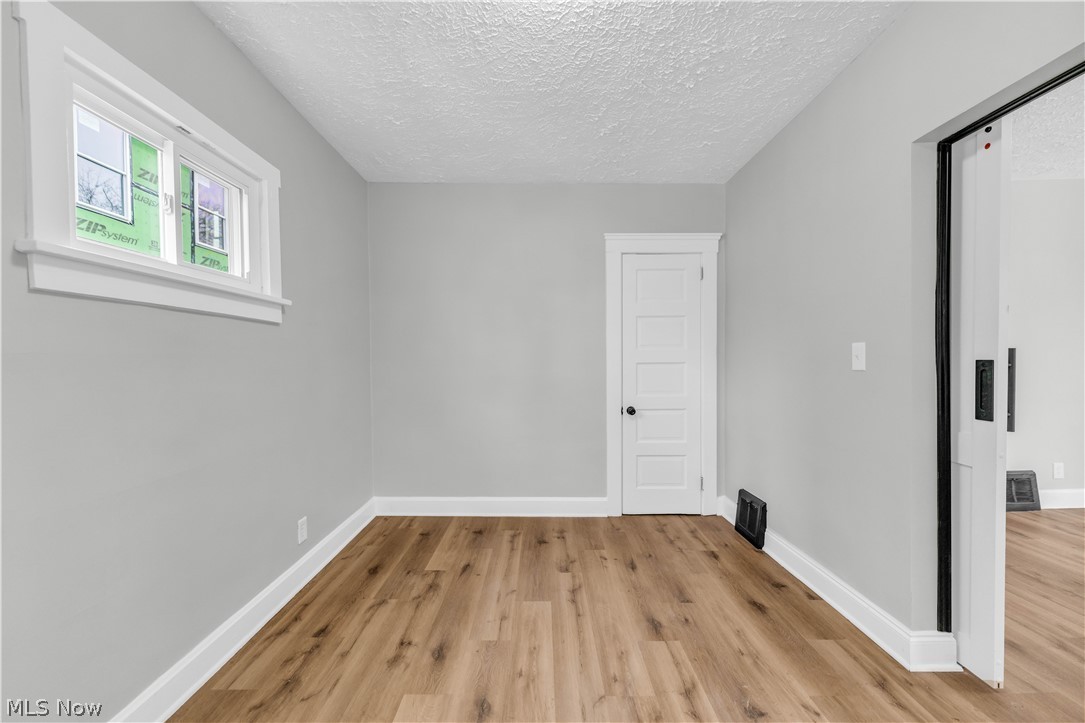 2209 Hood Ave unit 2/UP – photo 5