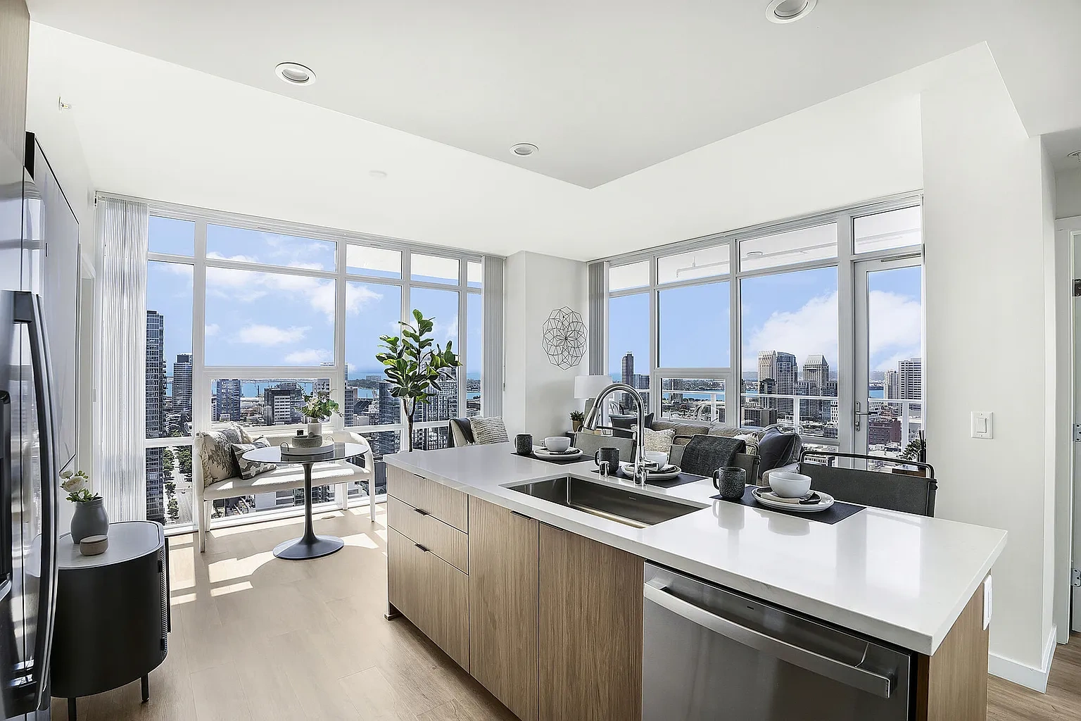 Broadway Towers – photo 4