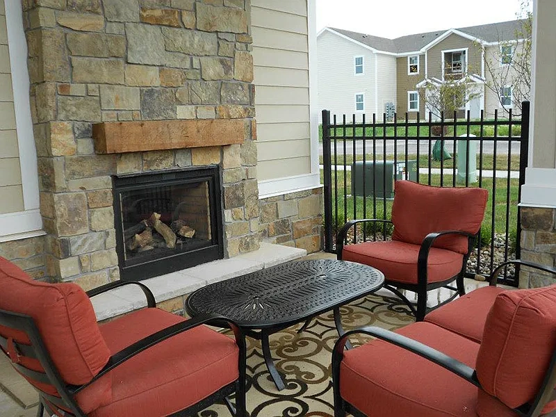 Springs at Bettendorf Apartments – photo 3