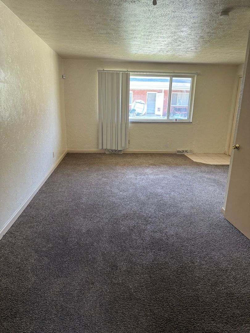 23921 Banbury Cir unit 7 – photo 2
