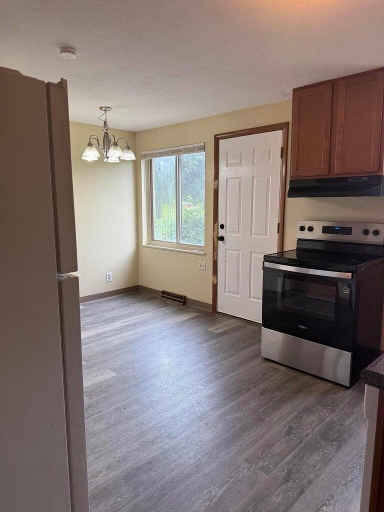 1759 Lonsdale Rd #C – photo 3