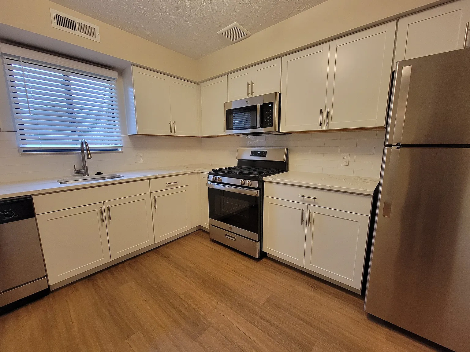 Oakwood Apartments – photo 2