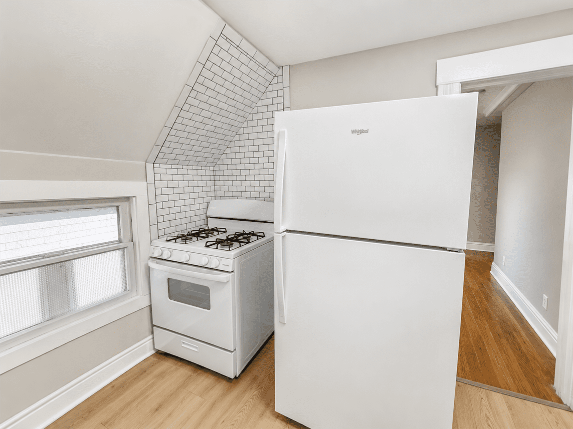 413 E Maple Ave unit 2 – photo 2