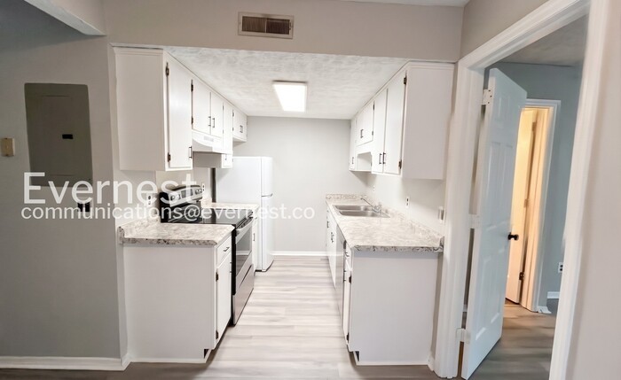 3380 Shadowlawn Dr unit 2 – photo 2