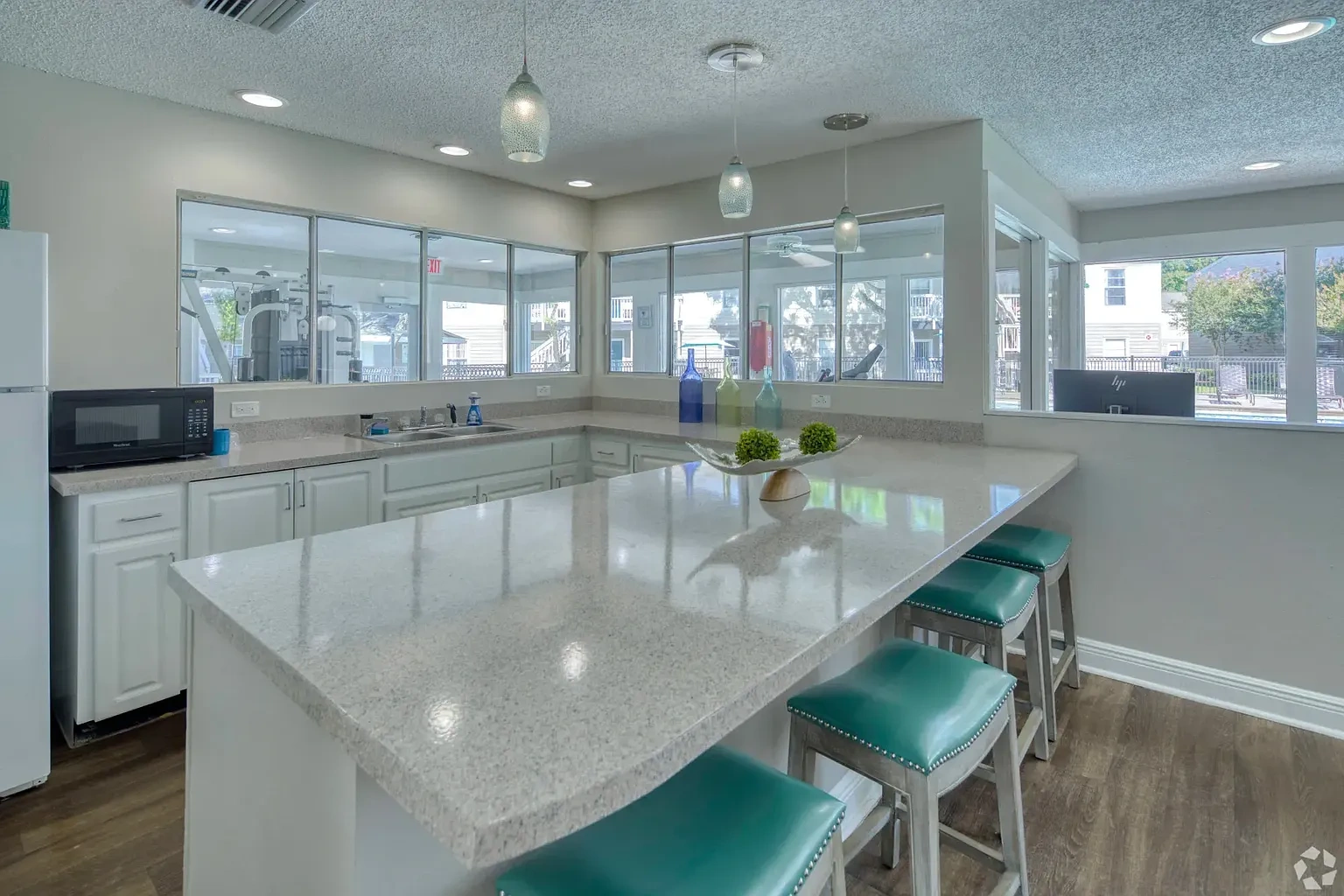Beach Club – photo 1