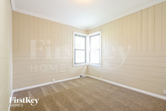 723 Fulton Ave – photo 4