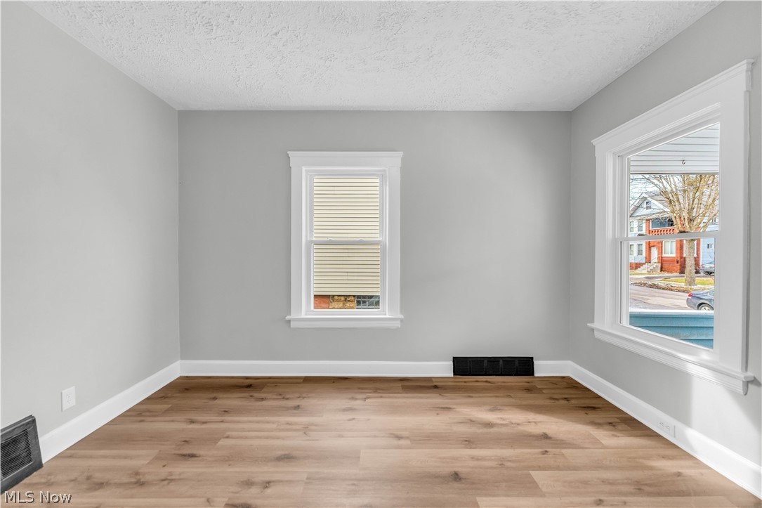 2209 Hood Ave unit 2/UP – photo 3