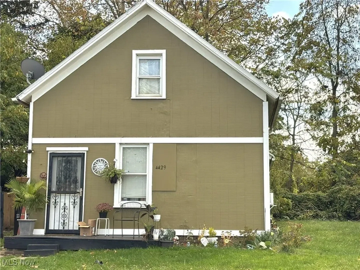 4429 Hyde Ave – photo 1