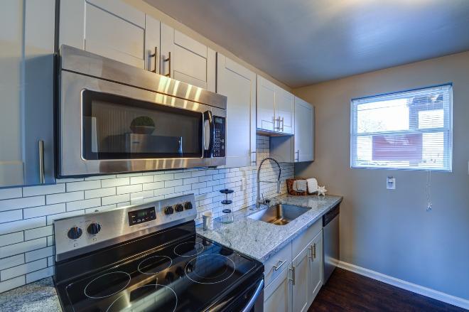 301 S Granby St – photo 4