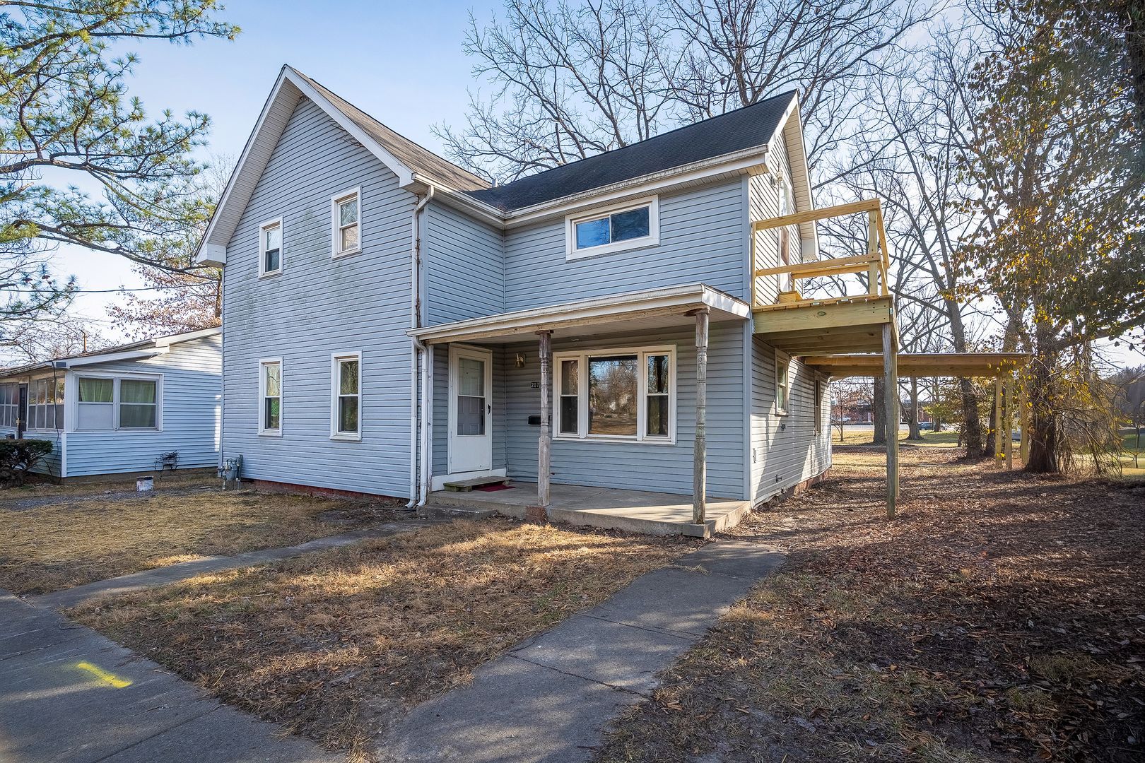207 E Oak St – photo 1