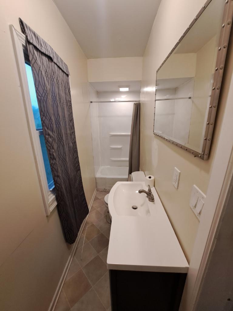 1633 E 49th St unit REAR – photo 3