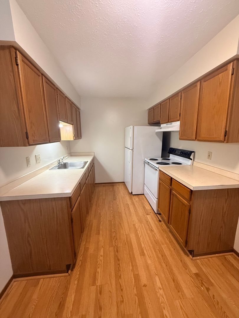 637 Mentor Ave unit 621 – photo 2