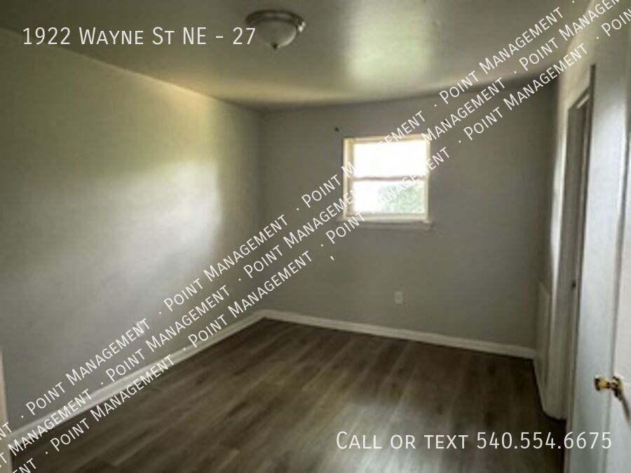 1922 Wayne St NE – photo 2