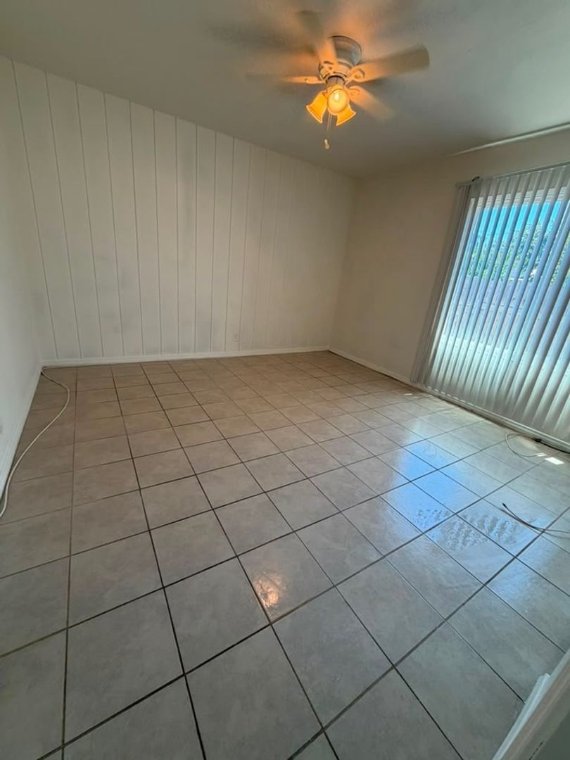932 Temple Ave unit C – photo 5