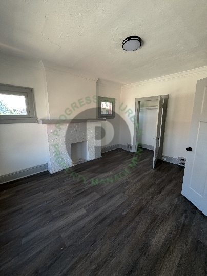 2002 Chesterland Ave unit 4 – photo 1