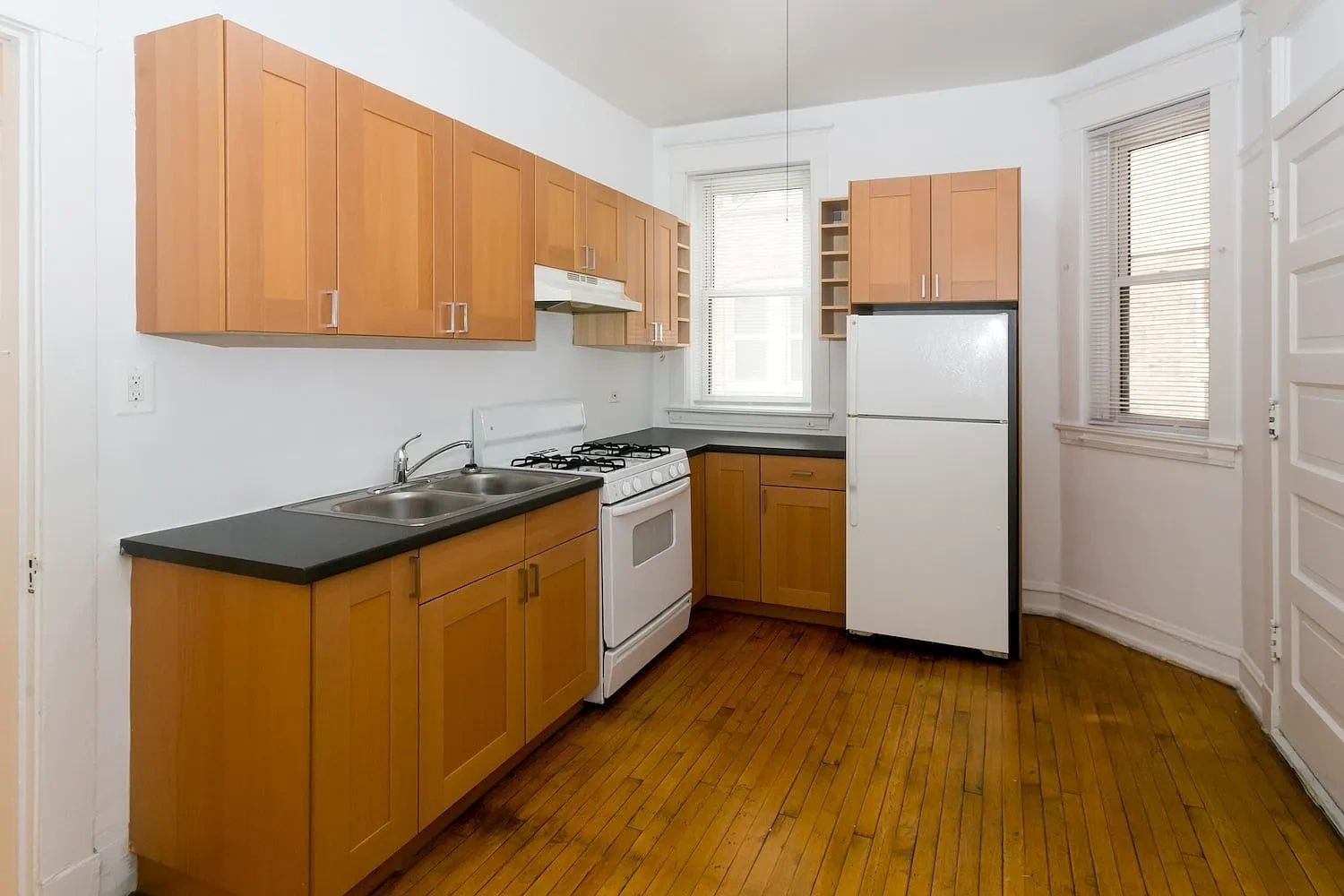5700 S. Blackstone Avenue – photo 3