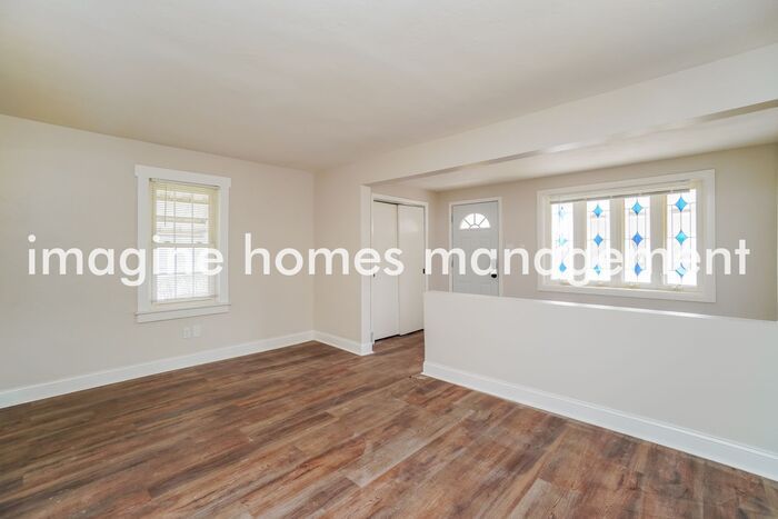 2828 Pine St – photo 4