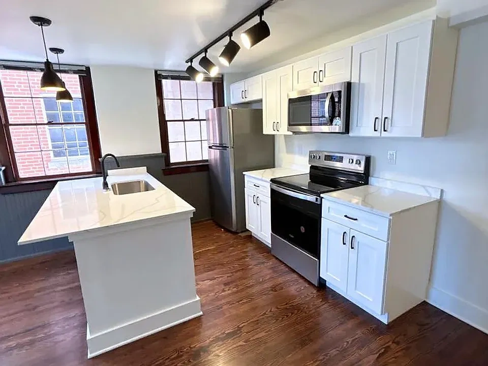510 Yorkshire St, Salem – photo 2