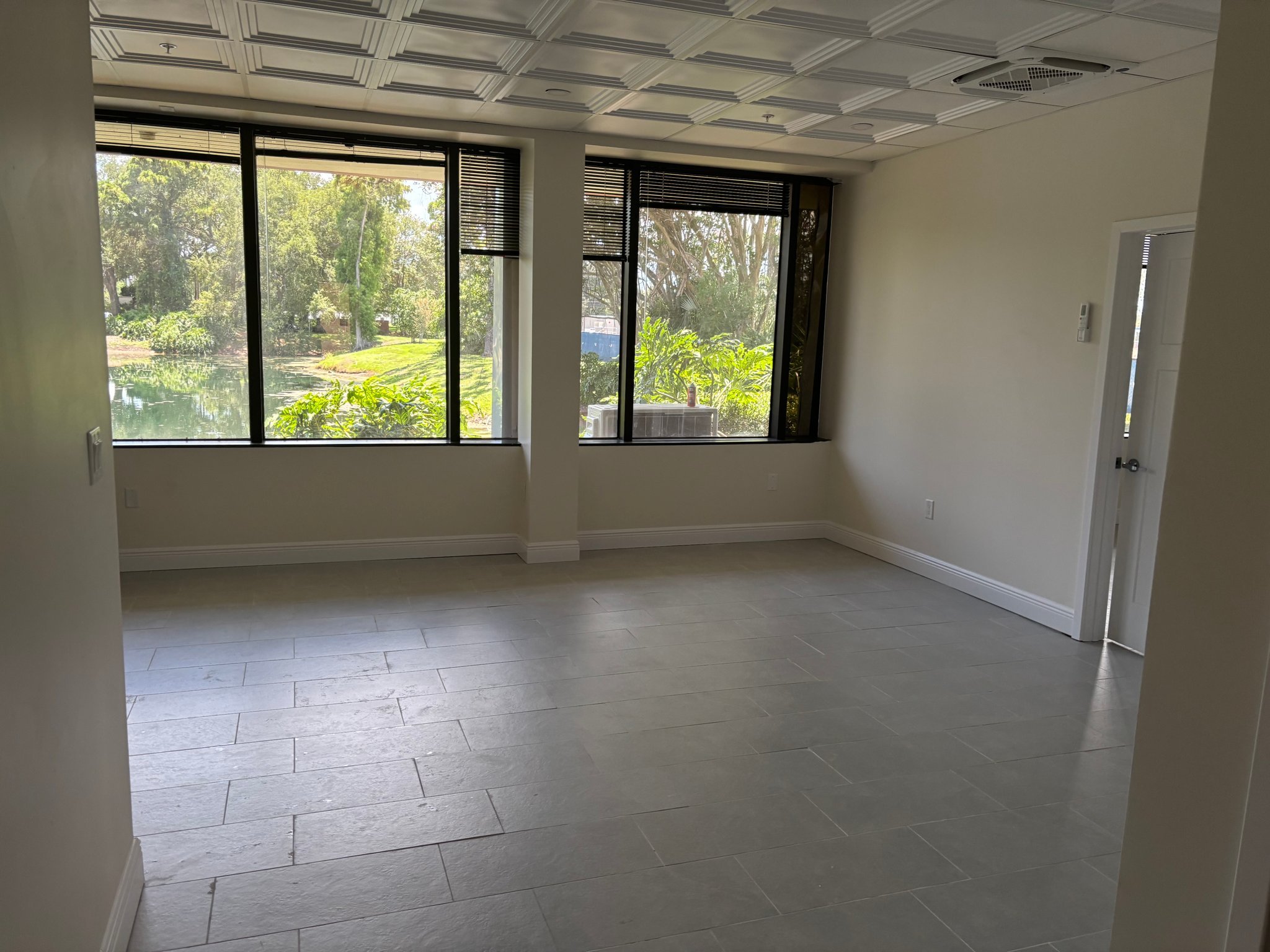 15950 Bay Vista Dr unit 102 – photo 2