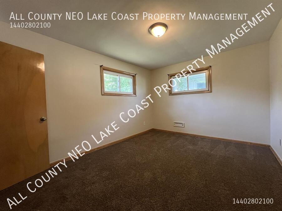 8017 Fernhill Ave – photo 5