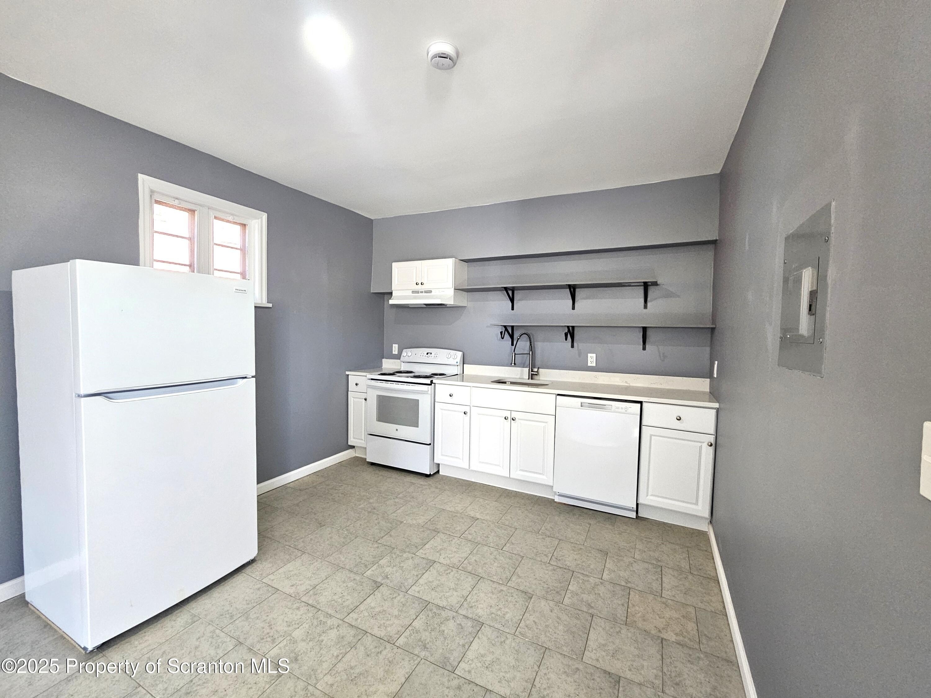 125 N River St #A – photo 4