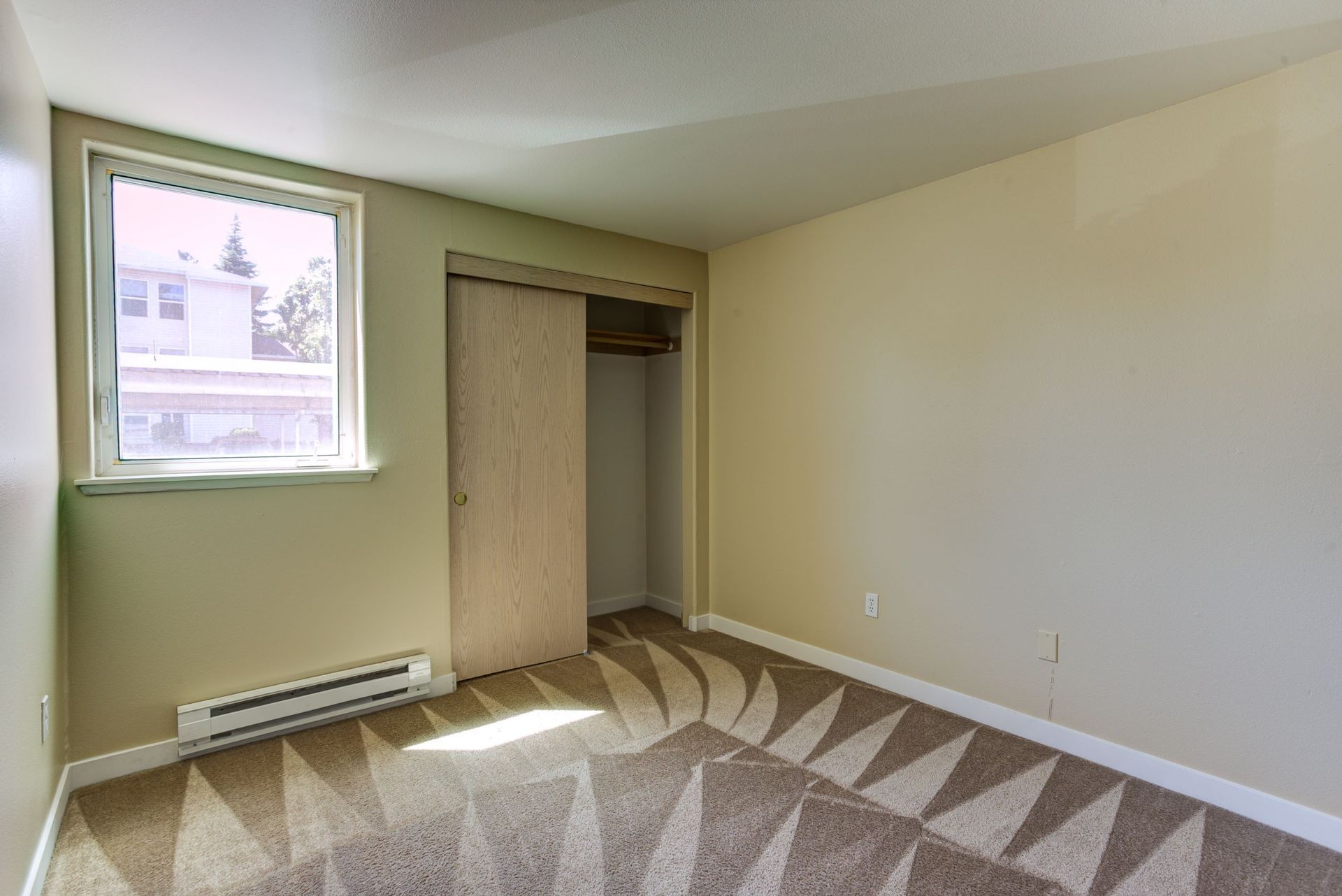 Creekside Apartments^ – photo 5