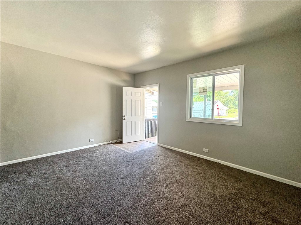 594 E Madison St – photo 4