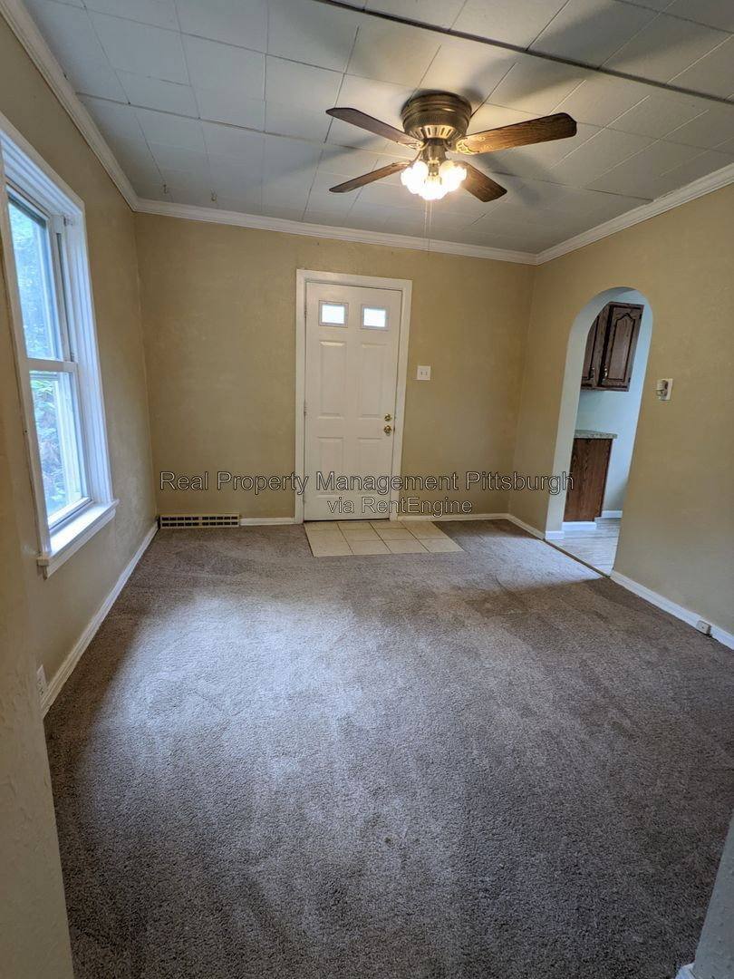 302 W Miller Ave – photo 2