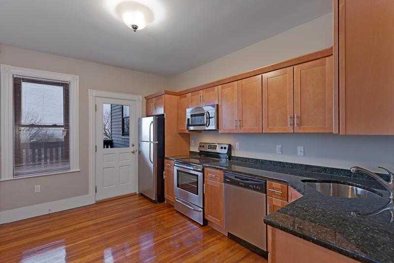 104 Gladstone St – photo 3