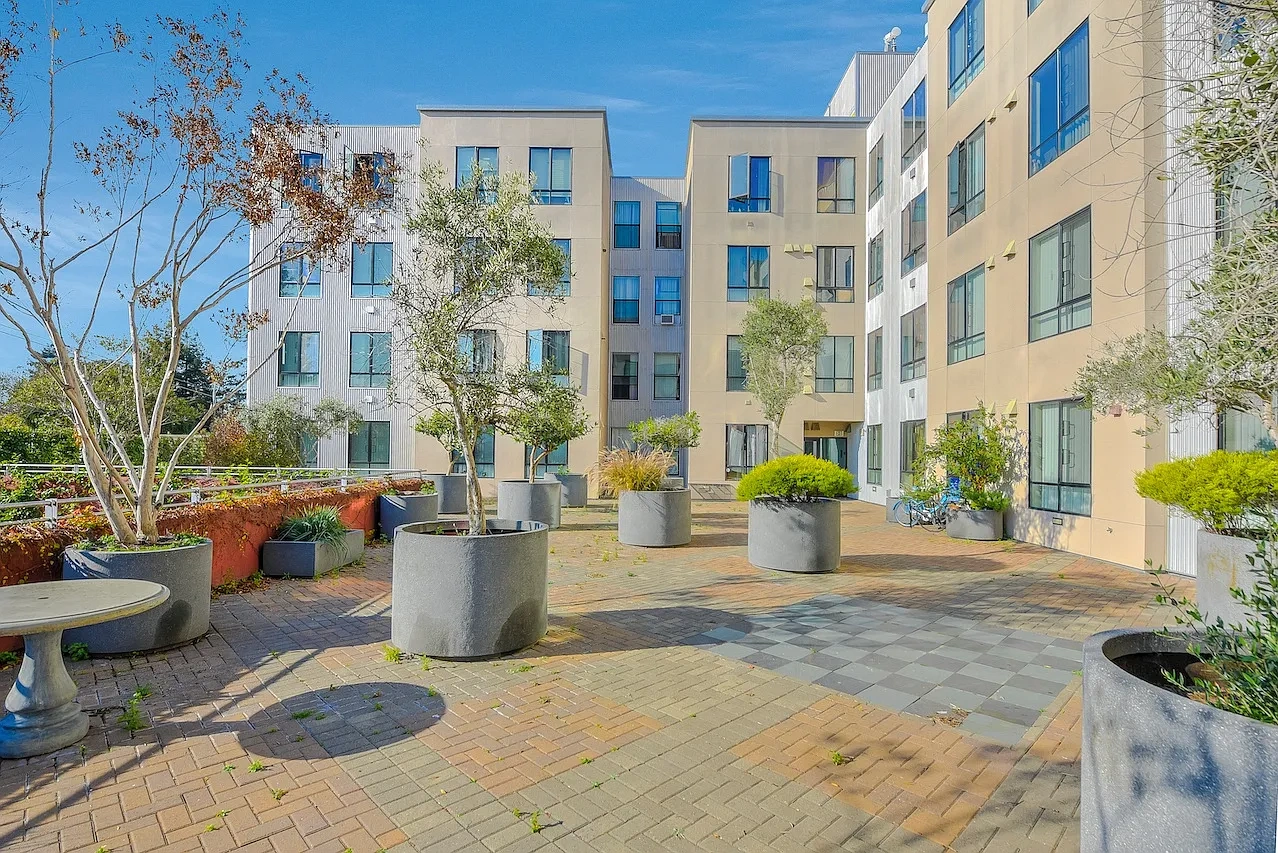 Acton Courtyard – photo 4