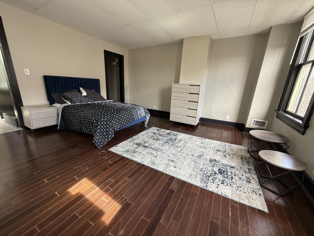 7 W Hollister St – photo 1