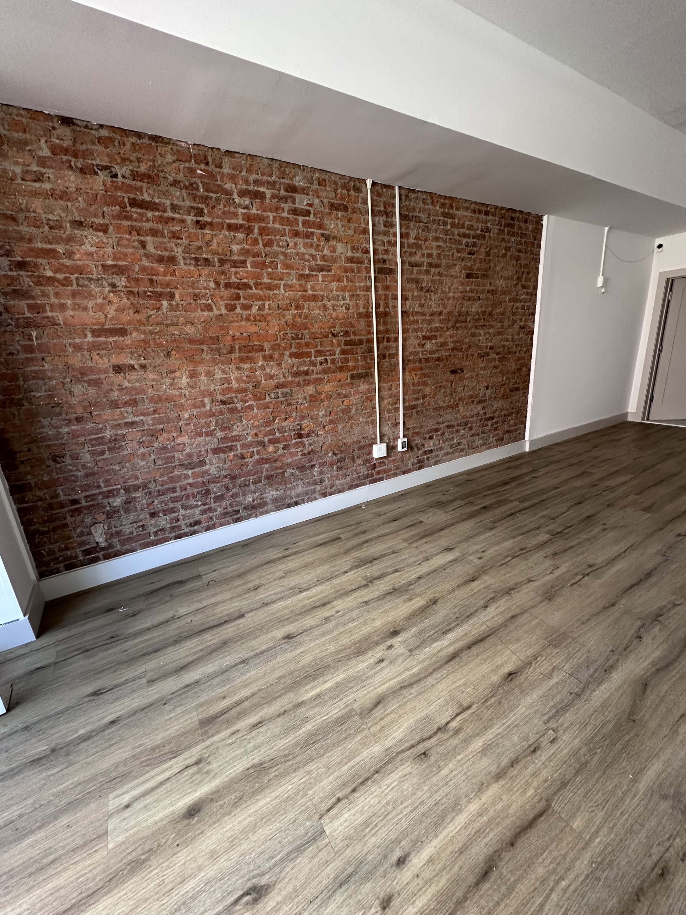 562 Main St – photo 2