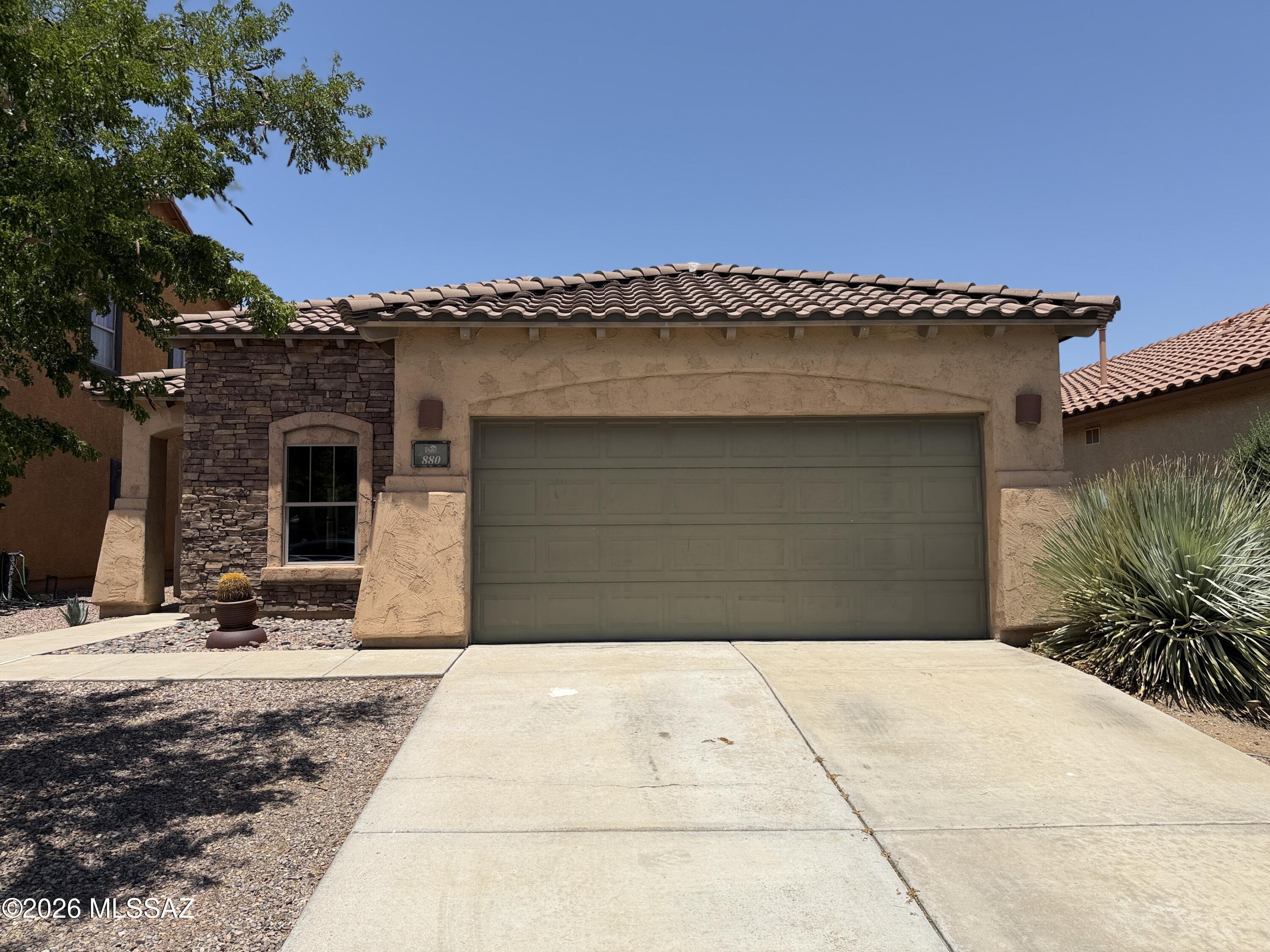 880 West Calle Valenciana – photo 1