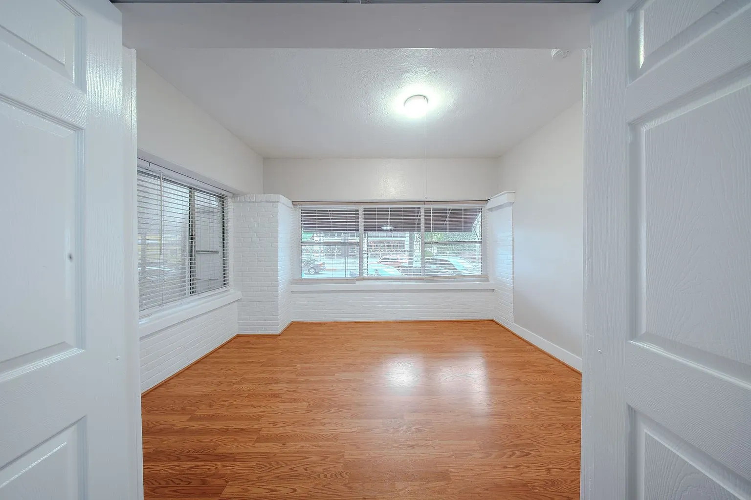 65 Linden Ave. – photo 2