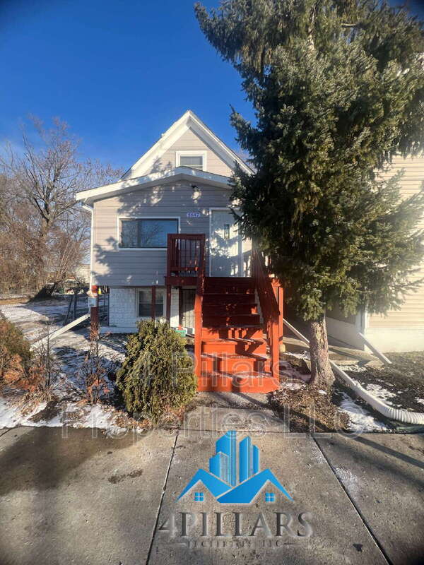 5647 Sohl Ave unit 2 UPSTAIRS – photo 2