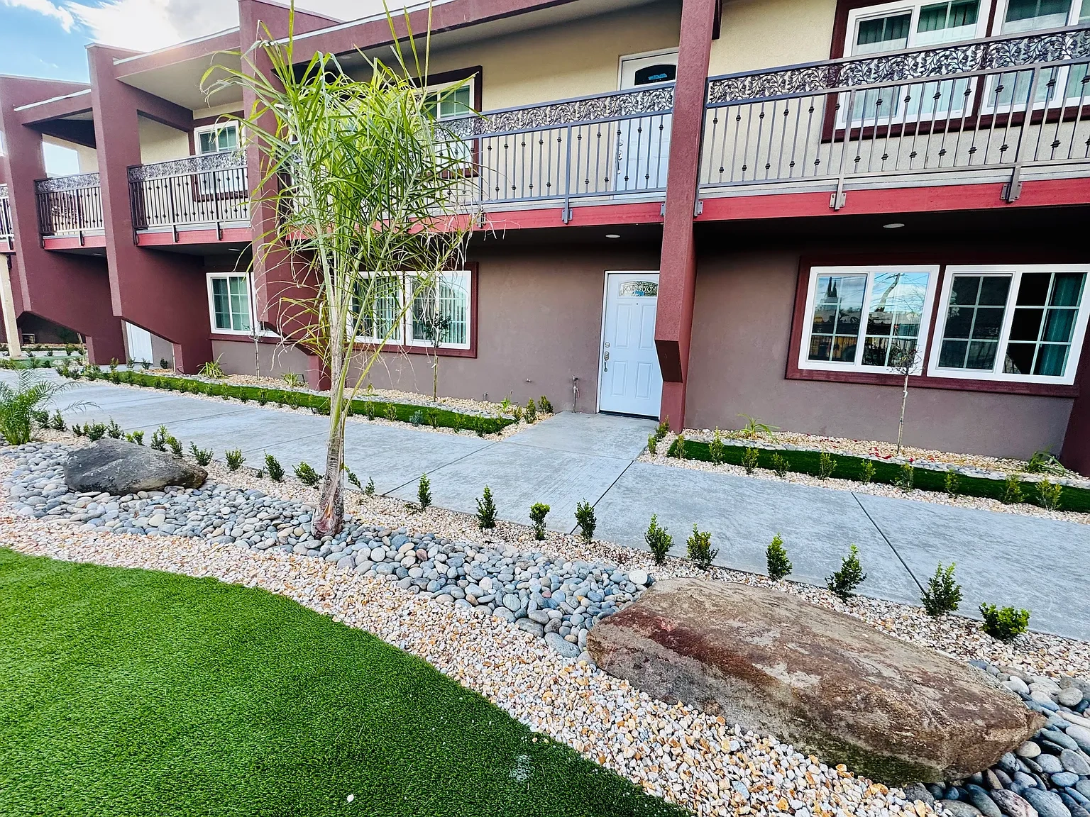 Maple Palace Luxury Apartments – photo 2