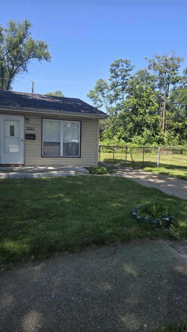 2248 Williams St – photo 2
