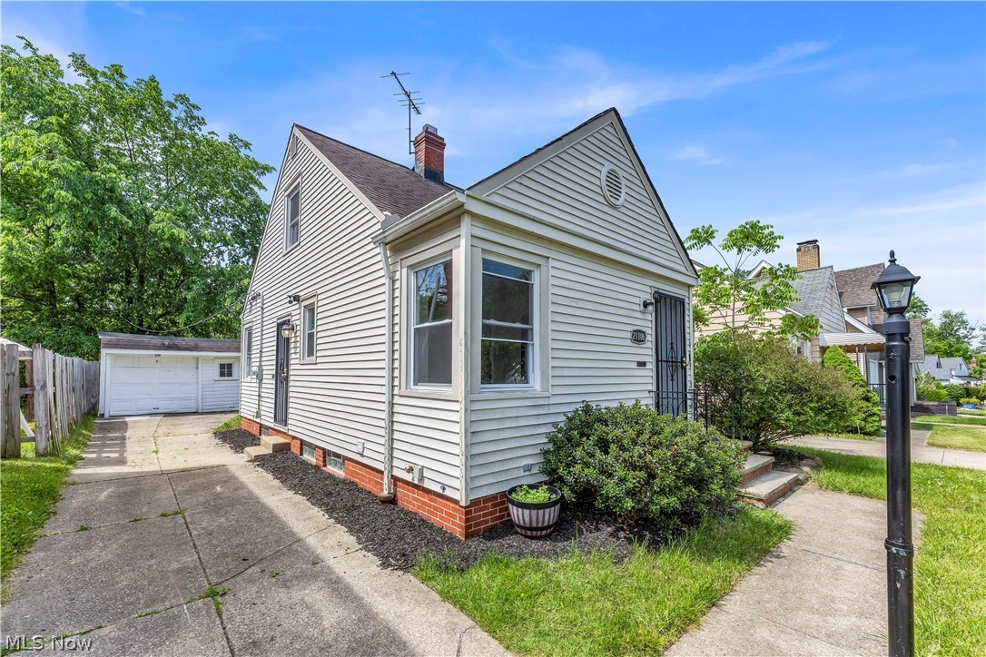 21106 Gardenview Dr – photo 2