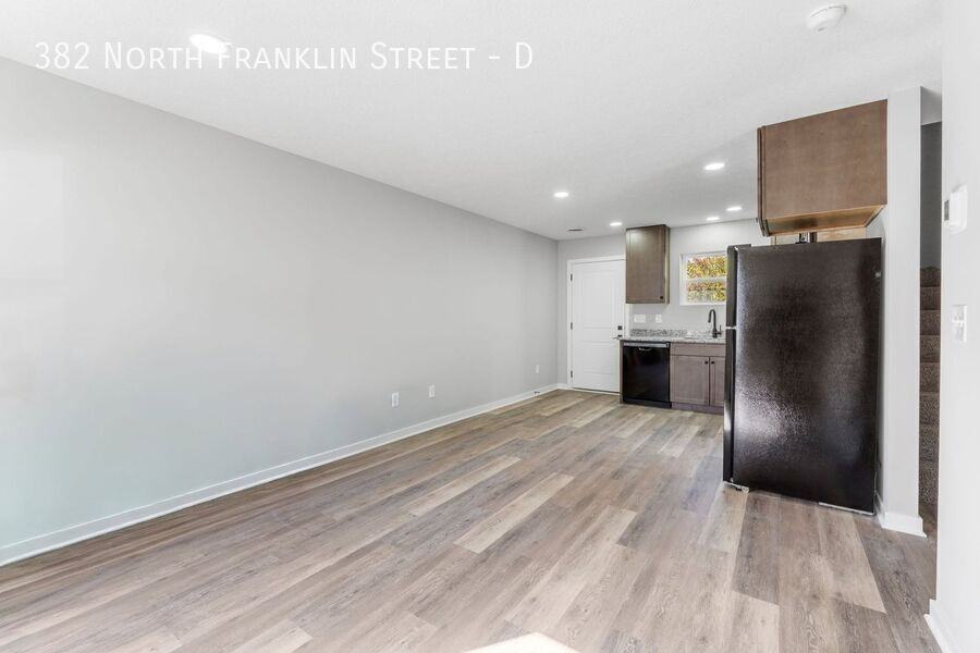 382 N Franklin St unit D – photo 2