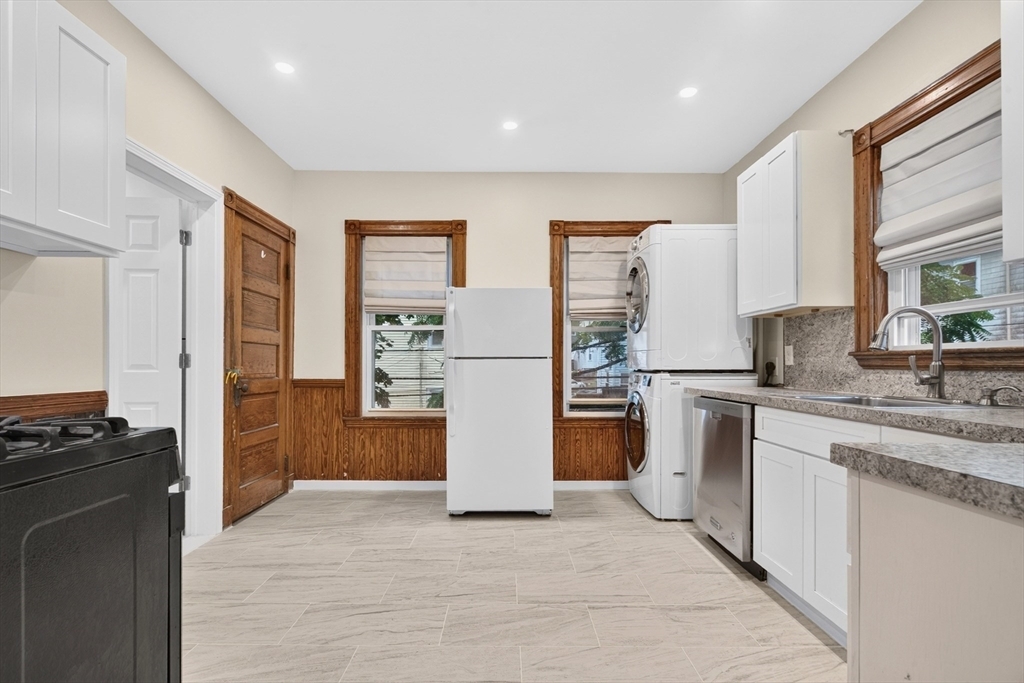 45 Edwin St unit 2 – photo 3