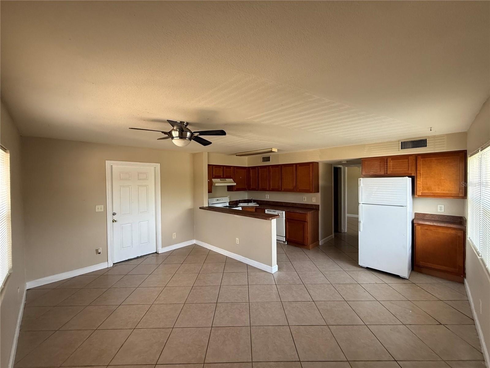 117 N Evergreen Ave #105 – photo 3