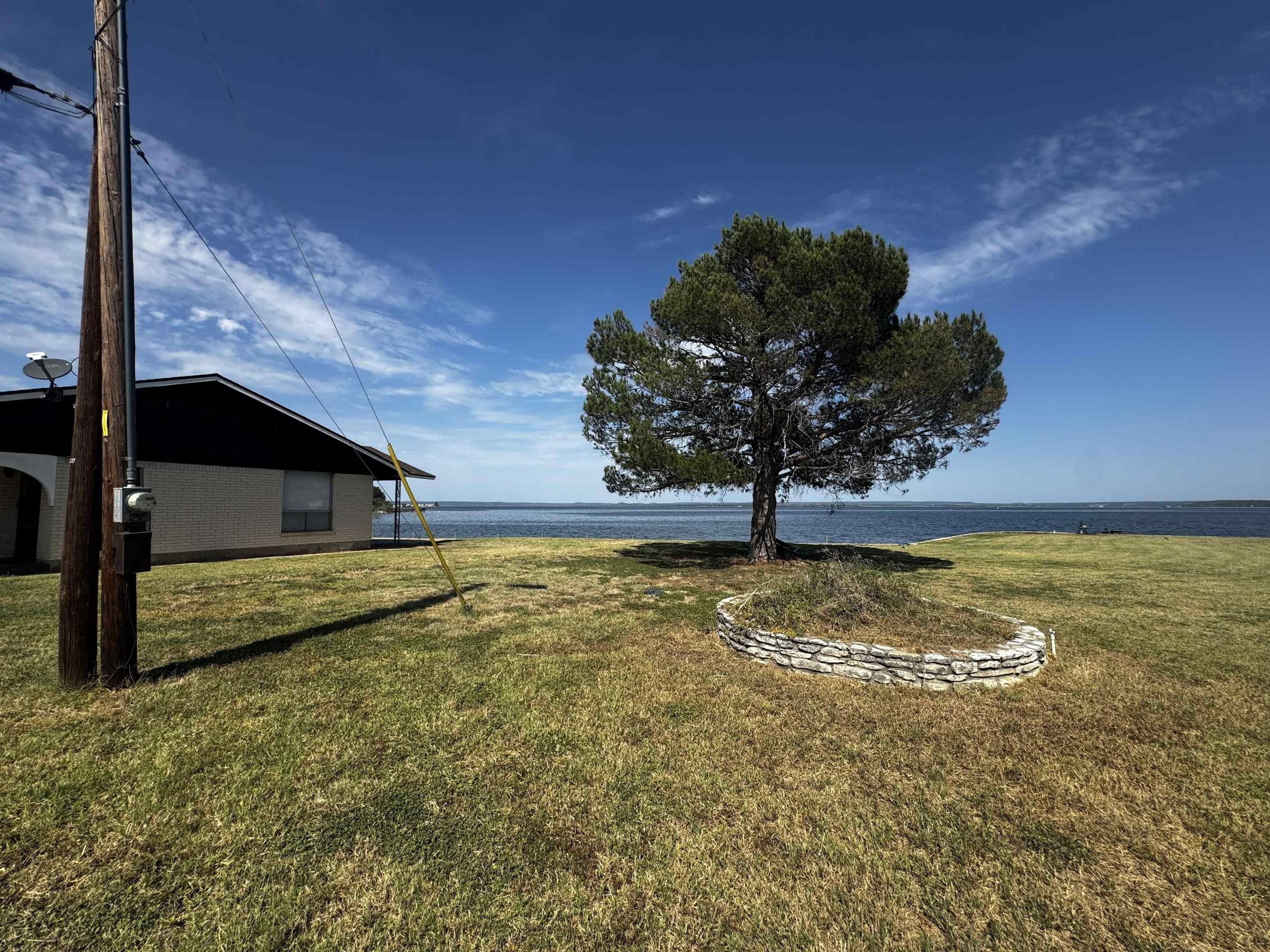 126 Lake Breeze Dr – photo 2