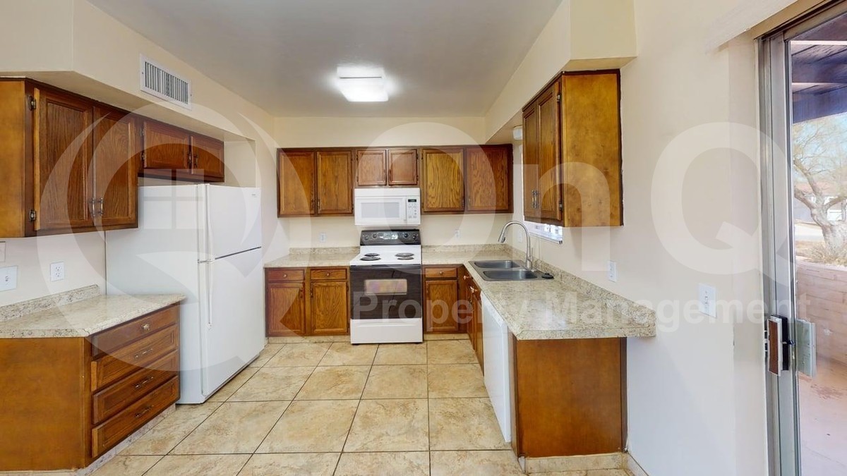 905 S La Bellota – photo 4