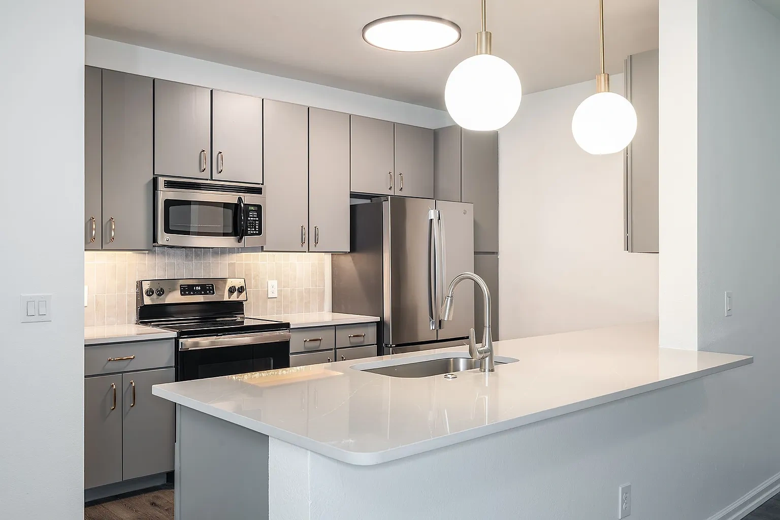 Mosaic Westshore Apartments – photo 5