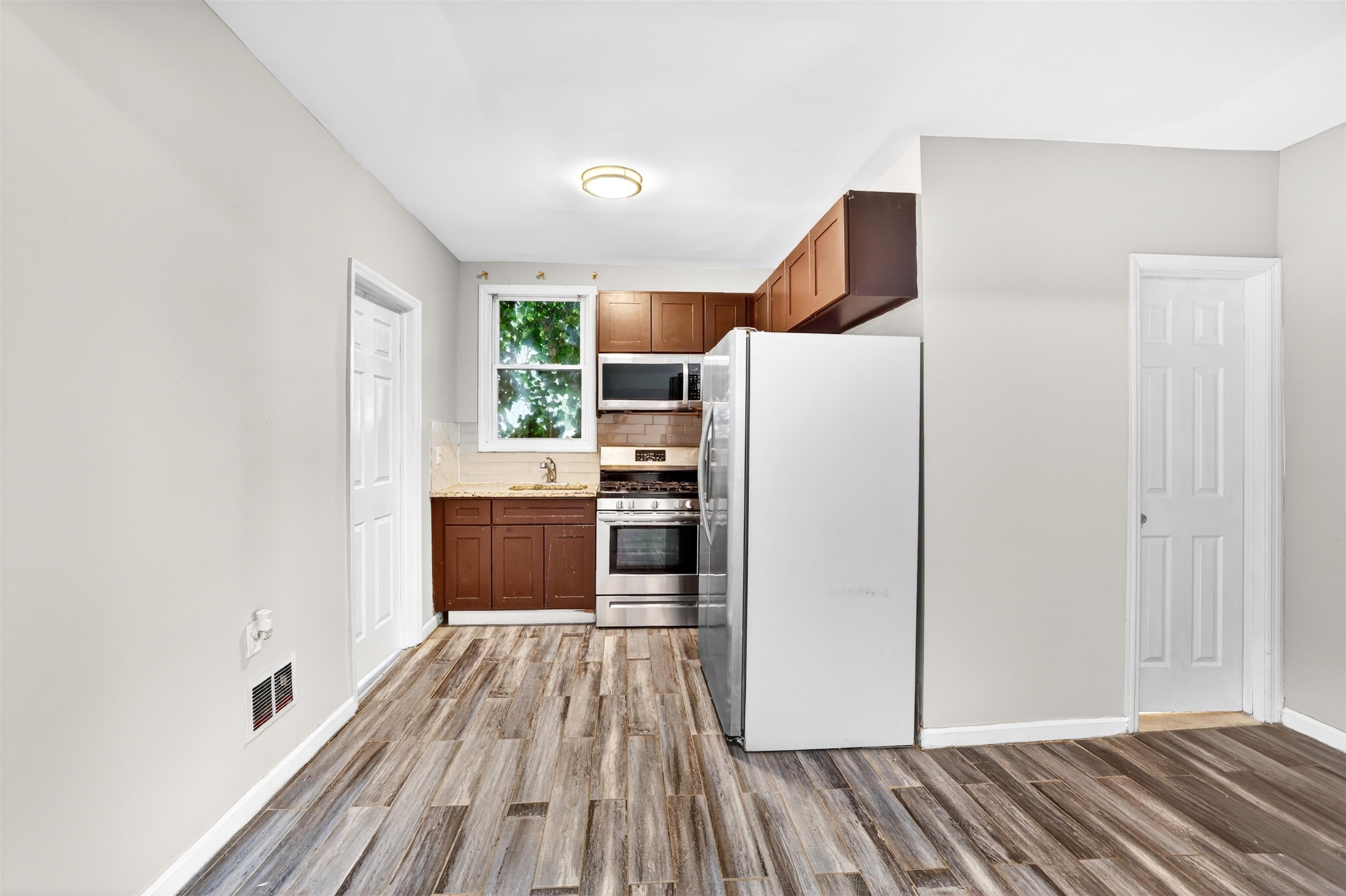 83 Williams Ave #3 – photo 4