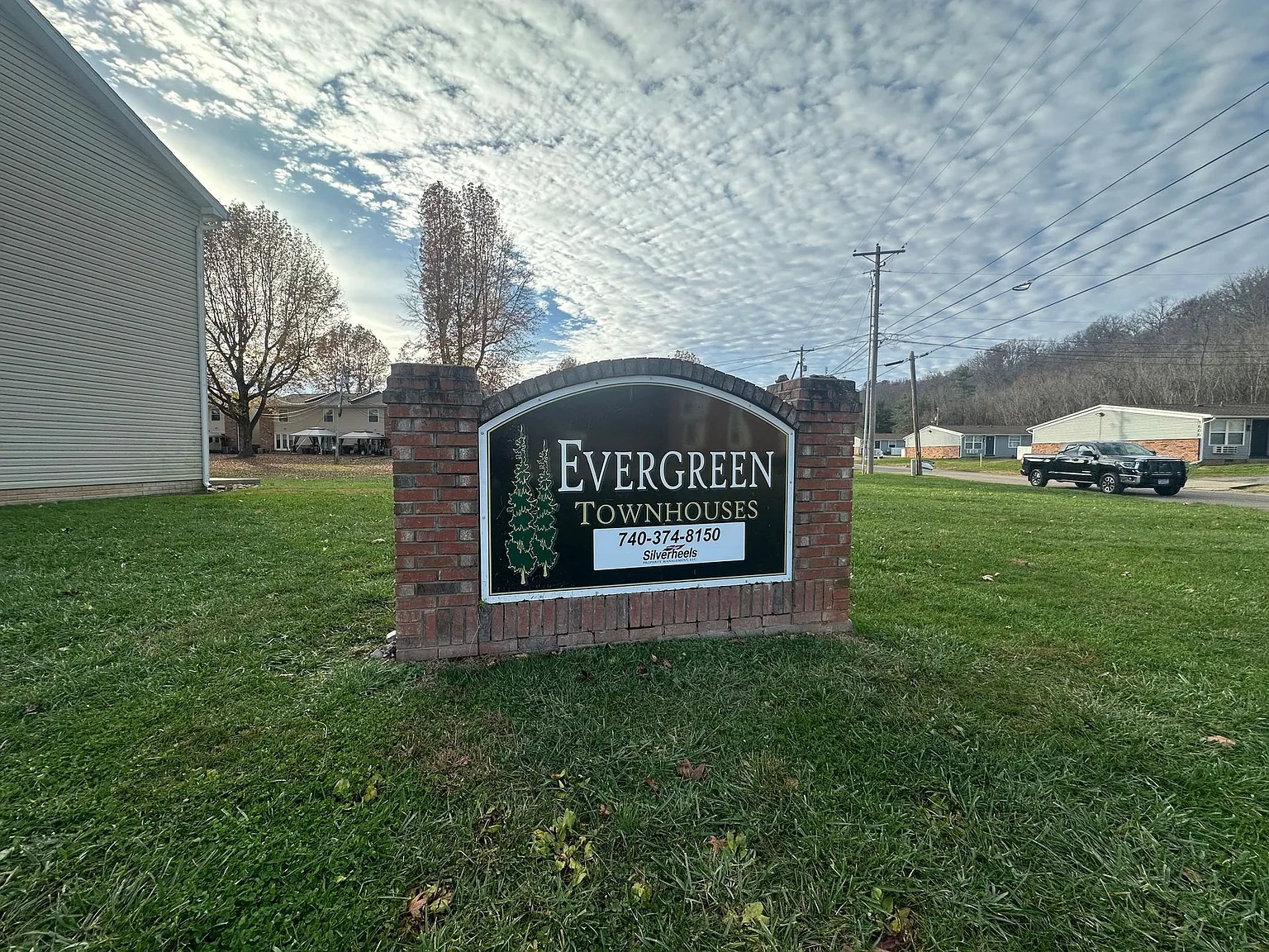 Evergreen Apartments & Townhouses in Belpre, OH – photo 2