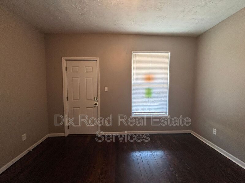 67 S McGee St – photo 5